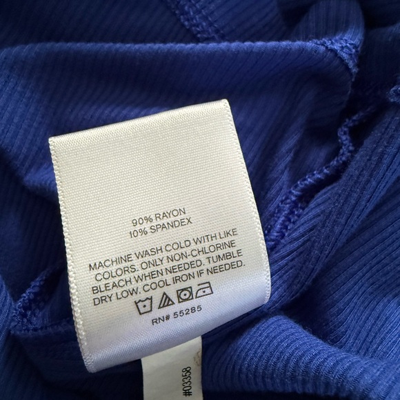 Express Ribbed High Neck Cutout
Tank - Picture 5 of 5